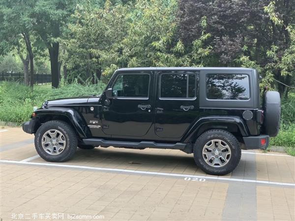 Jeep  2017 3.0L Sahara 