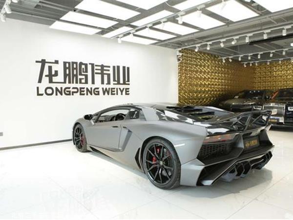   Aventador 2011 LP 700-4