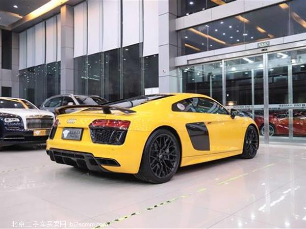  2016 µR8 V10 Coupe Performance