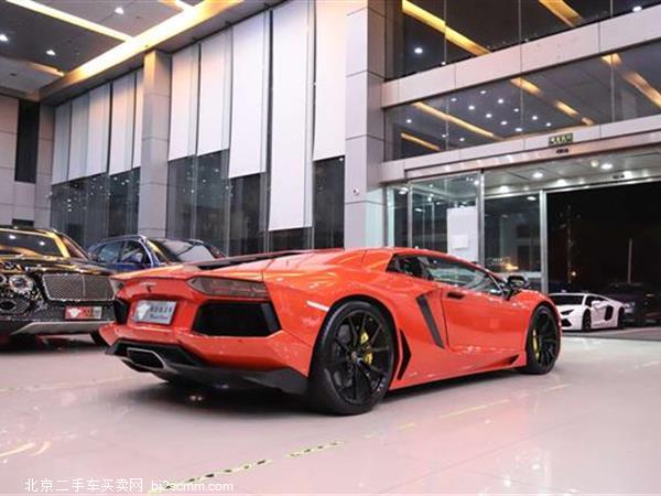   Aventador 2011 LP 700-4