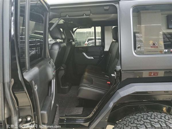  Jeep 2015  3.0L  Sahara