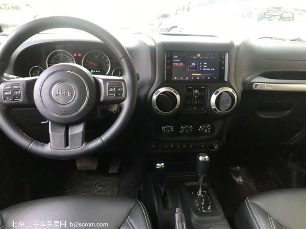  Jeep 2017  3.0L  Sahara