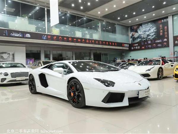   Aventador 2011 LP 700-4