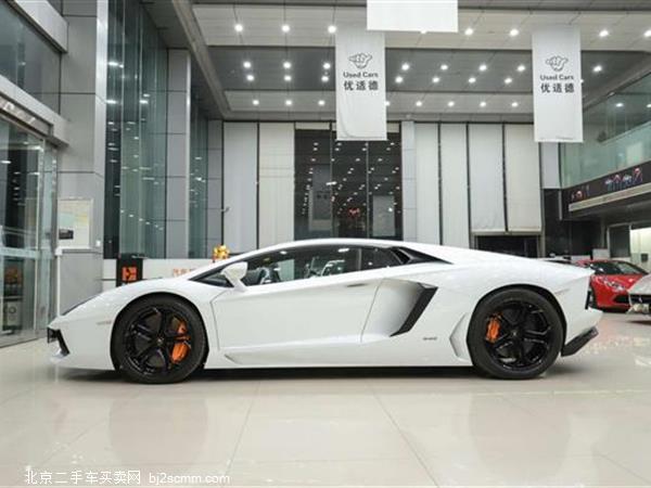   Aventador 2011 LP 700-4