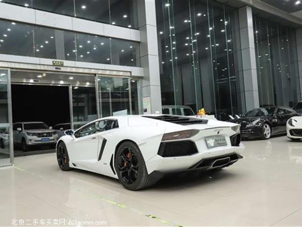   Aventador 2011 LP 700-4