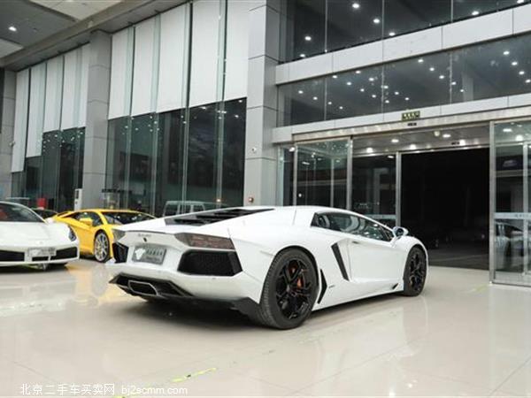   Aventador 2011 LP 700-4