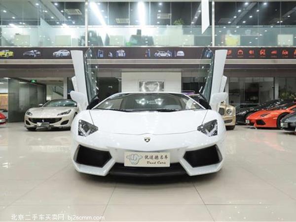   Aventador 2011 LP 700-4