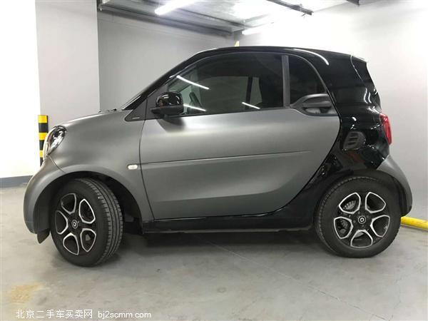  2016 smart fortwo 1.0L ر