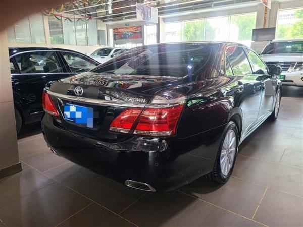 ʹ 2012 2.5L Royal Saloon