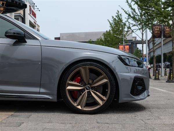 µRS 4 2020 RS 4 2.9T Avant