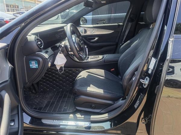 E() 2019 Ŀ E 300 ˶