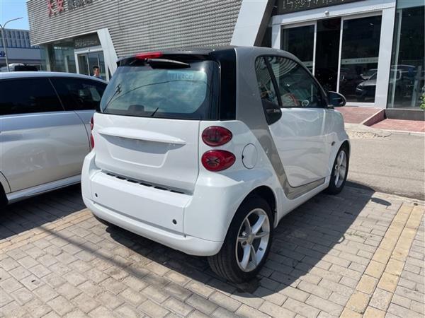 smart fortwo 2011 1.0T ر