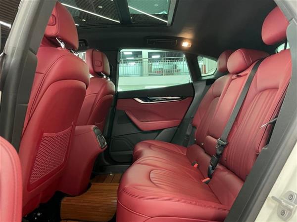 Levante 2019�� 3.0T ��׼�� ��V