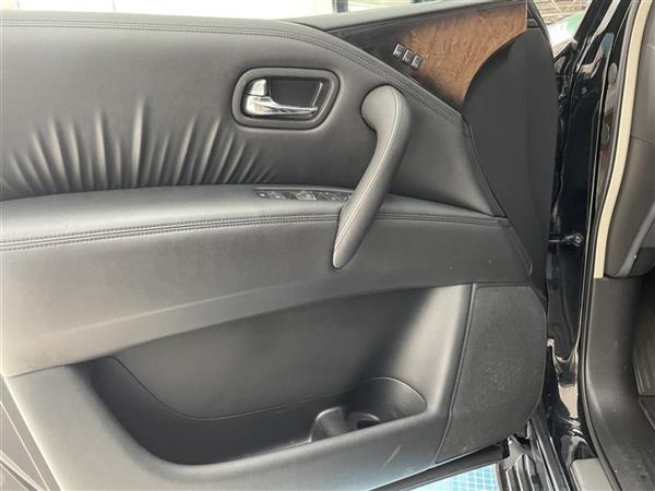 ӢQX80 2013 5.6L 4WD