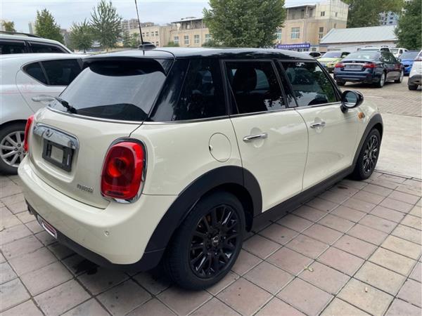 MINI 2015 1.5T COOPER Fun Ű