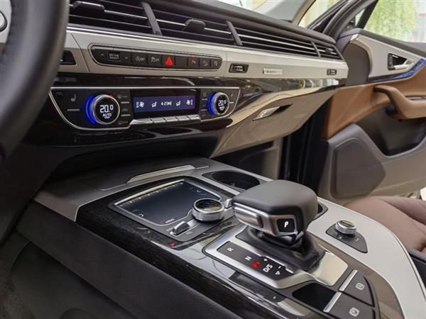 µQ7 2016 45 TFSI S line˶