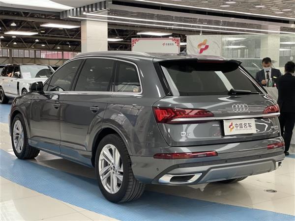 µQ7 2021 55 TFSI quattro S line˶