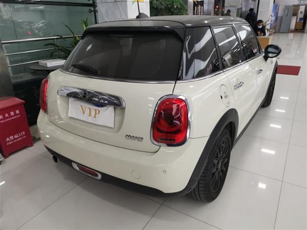 MINI 2015 1.5T COOPER Fun Ű