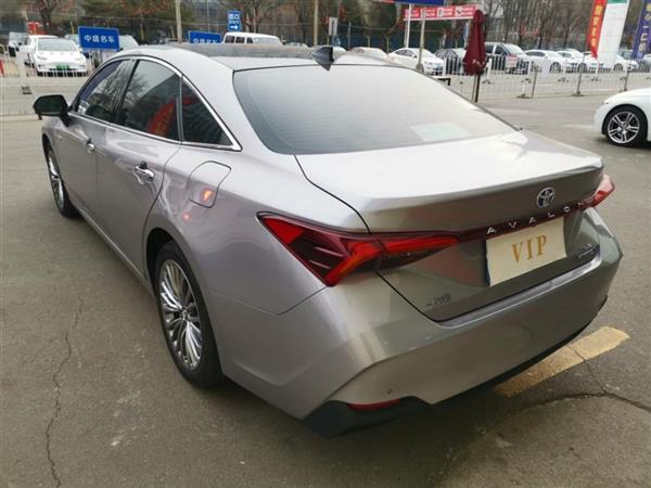  2019 ˫ 2.5L XLE VI