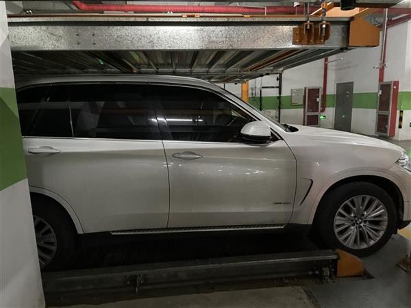 X5() 2015 xDrive28i