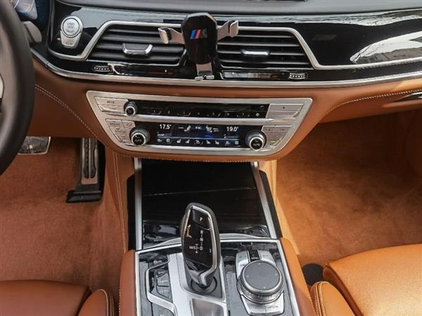 7ϵ 2019 740Li xDrive  M˶װ