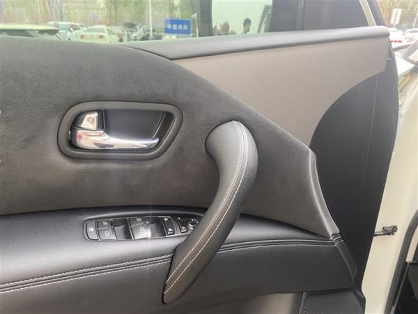 ; 2019 4.0L ж