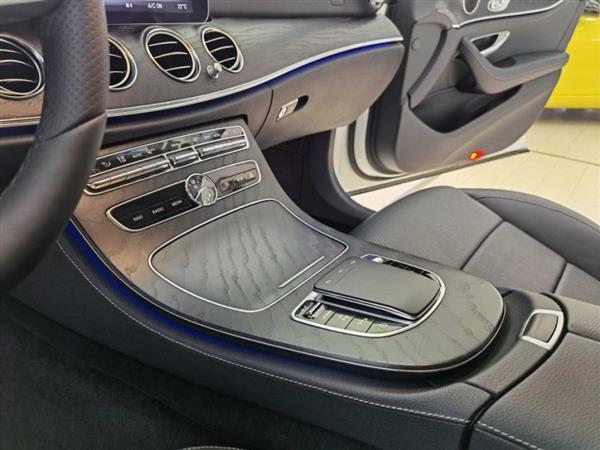 E 2019 Ŀ E 300 L ˶