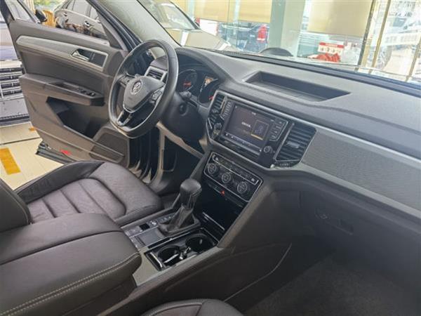 ; 2017 330TSI 