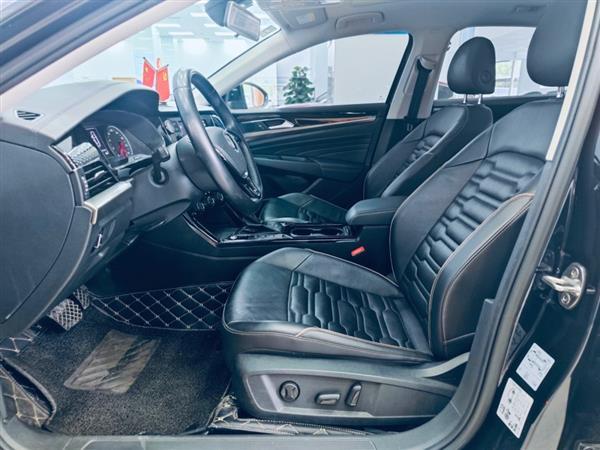  2019 330TSI Ӣ VI