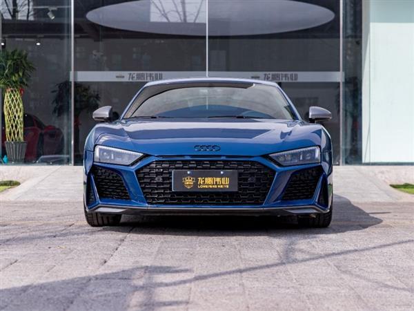 µR8 2021 V10 Coupe performance