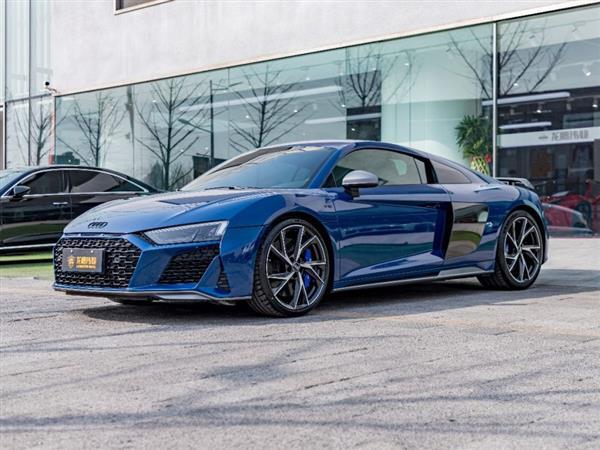 µR8 2021 V10 Coupe performance