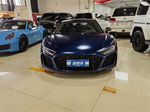 µR8 2021 V10 Coupe performance