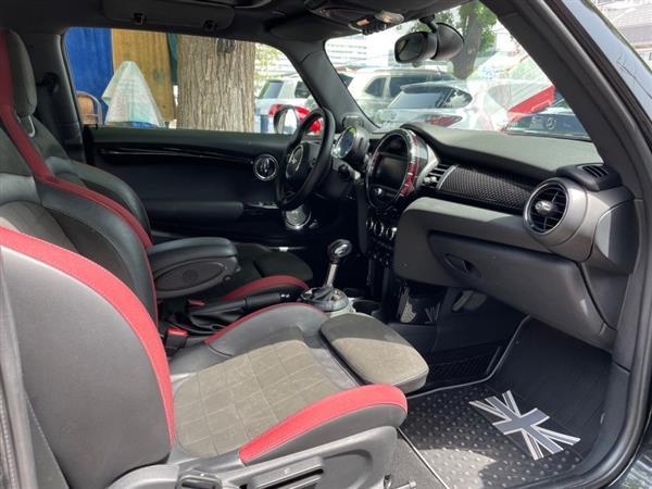 MINI JCW 2015 2.0T JOHN COOPER WORKS