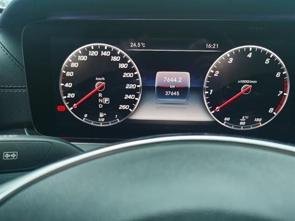 E 2018 Ŀ E 300 L ˶ʱ