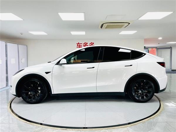 Model Y 2022 