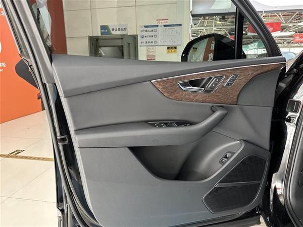 µQ7 2022 55 TFSI quattro S line˶