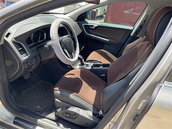 ֶXC60 2016 T5  Զ