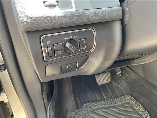 ֶXC60 2016 T5  Զ