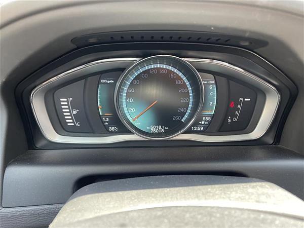 ֶXC60 2016 T5  Զ