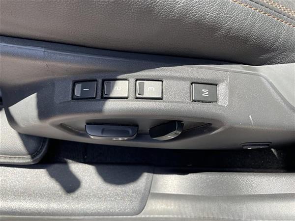 ֶXC60 2016 T5  Զ