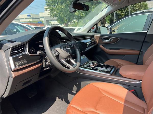 µQ7 2023 55 TFSI quattro S line˶