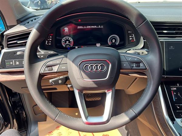µQ7 2023 55 TFSI quattro S line˶