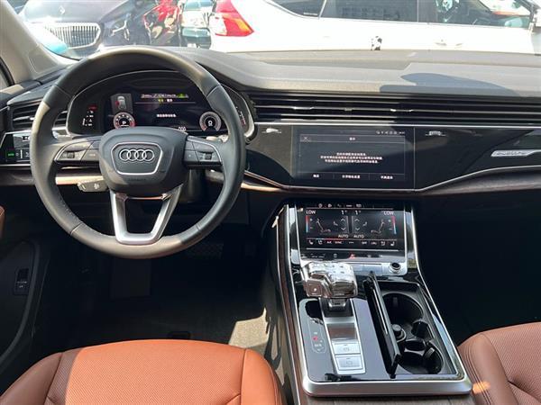 µQ7 2023 55 TFSI quattro S line˶