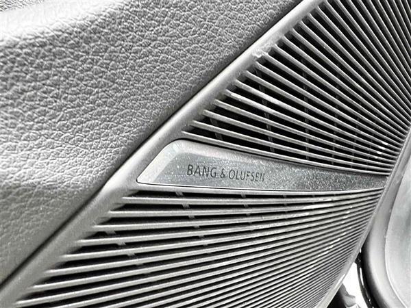 µQ8 2022 55 TFSI 
