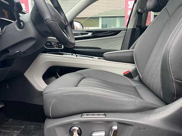 ; 2023 380TSI 