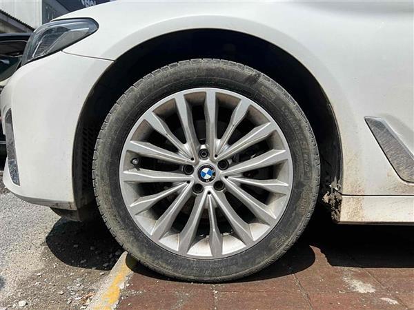 5ϵ 2022 Ŀ 525Li װ