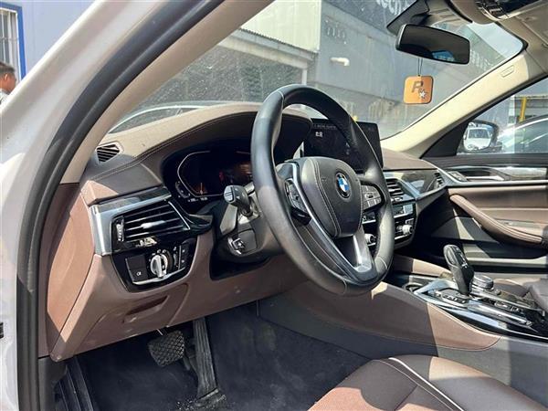 5ϵ 2022 Ŀ 525Li װ