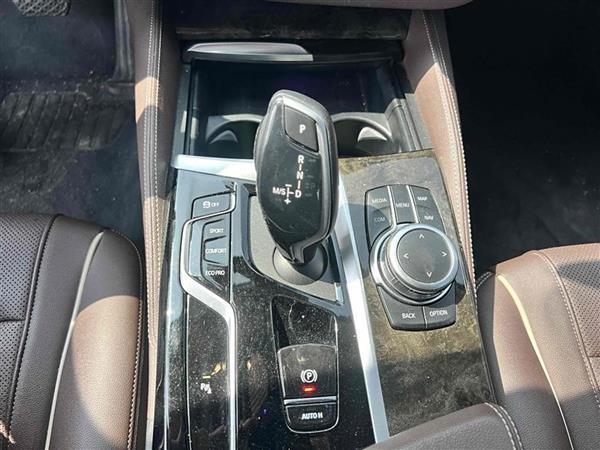 5ϵ 2022 Ŀ 525Li װ