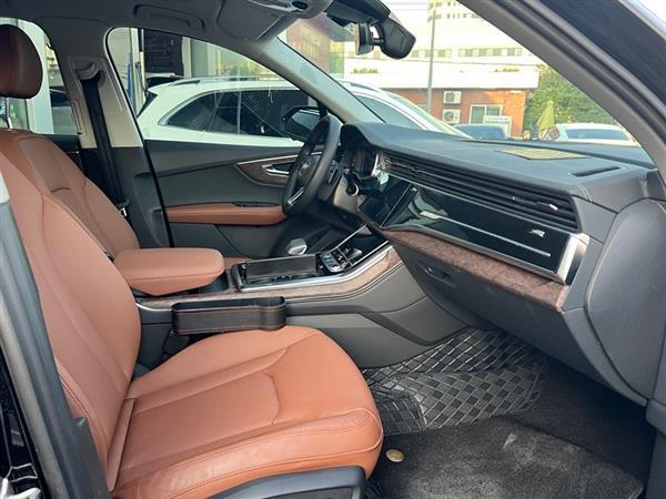 µQ7 2023 55 TFSI quattro S line˶