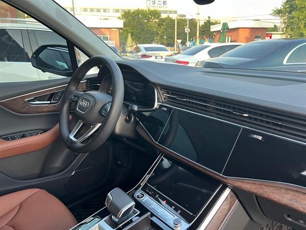 µQ7 2023 55 TFSI quattro S line˶